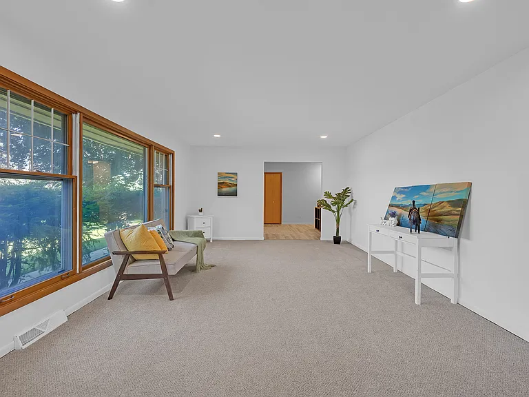 1130 Home Ave — Photo 4