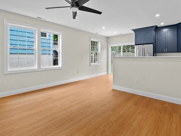 30 Manila Ave #1A — Photo 29