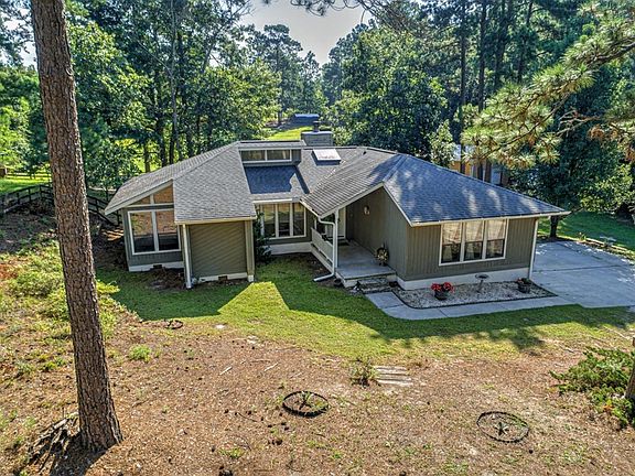 4th image of 226 Pine Hollow Dr