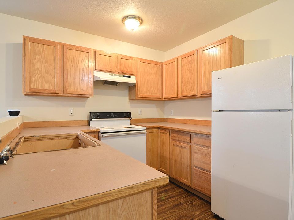 1st image of 433 NE Graham St APT 2