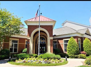 11352 Aristotle Dr APT 206, Fairfax, VA 22030
