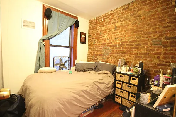 Rented by Dynamik Realty | media 11