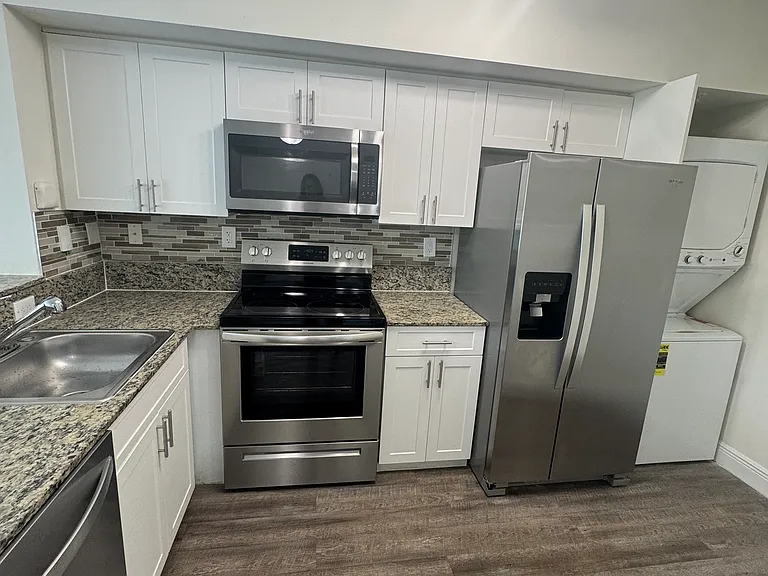 17000 N Bay Rd #407 — Photo 2
