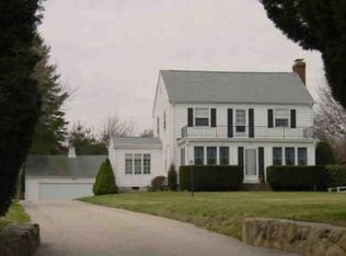 542 Wilbur Ave, Cranston, RI 02921