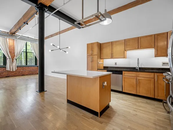 160 Fremont St Unit 210, Worcester, MA 01603