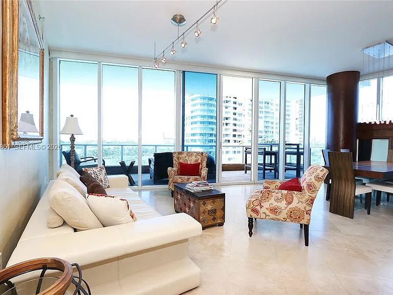 100 S Pointe Dr #601 — Photo 5