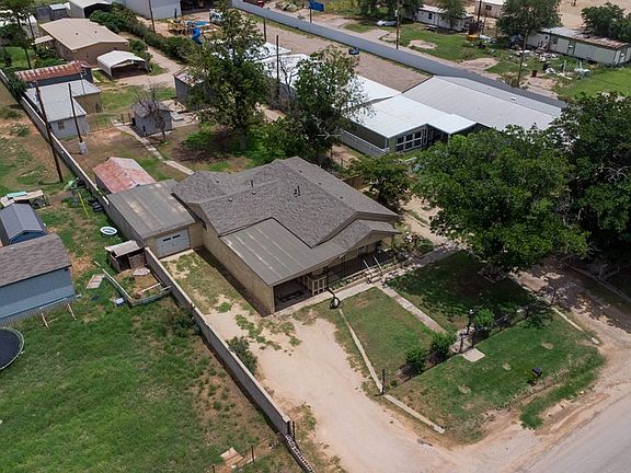 3rd image of 2104 Stoner Rd