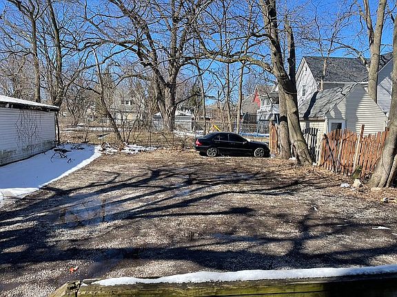 4th image of 1606 Coleman Ave