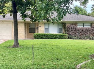 215 Bizerte St, Houston, TX 77022