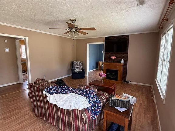 2nd image of 3543 Wall Rd