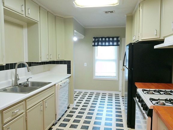 4th image of 3425 Monterrey St