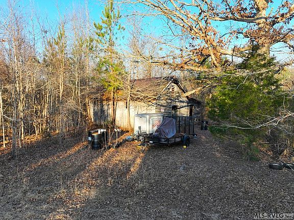 3rd image of 1573 Reed Rd