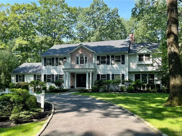 8 Hitching Post Lane, Chappaqua, NY 10514