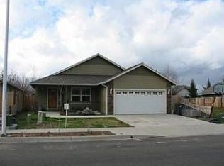 132 SW Vicky Ln, Grants Pass, OR 97526