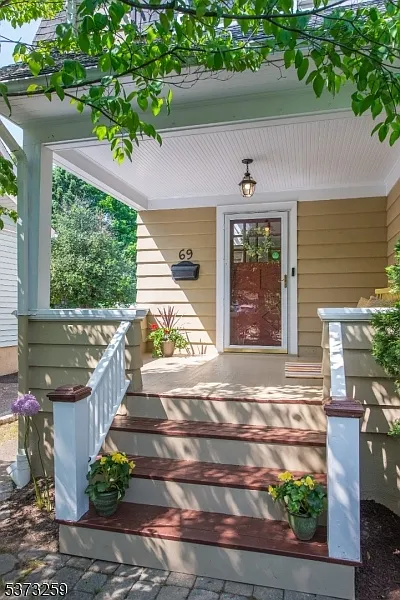 4 bed, 2.5 bath, $6,600 — Photo 4