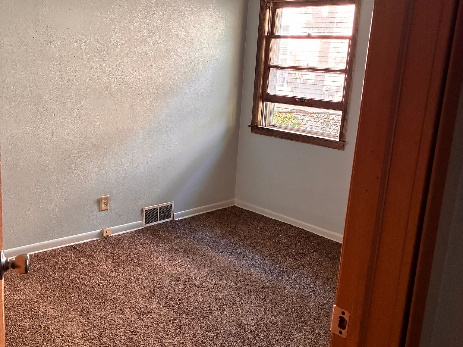 1024 Stinson St — Photo 4