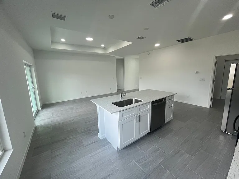 751 Crystal Ave S — Photo 12