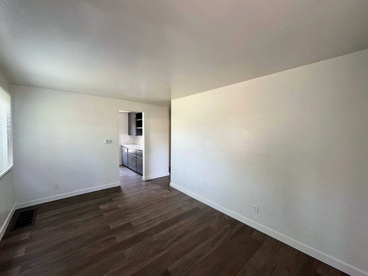 1 bed, 1.0 bath, 450 sqft, $1,025 — Photo 2