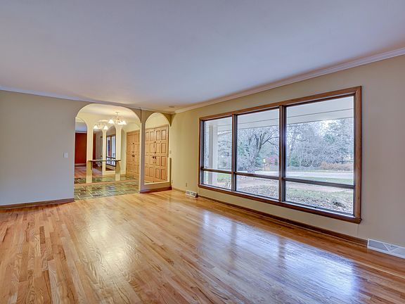 2nd image of 2230 W Bernard Ln