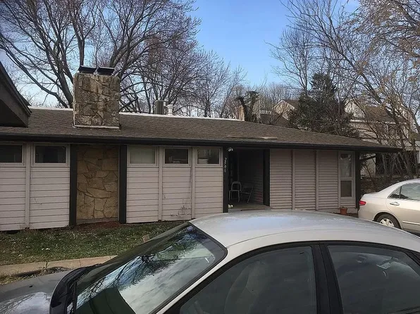 2506 University Dr, Lawrence, KS 66049