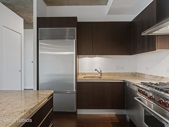 5th image of 600 N Fairbanks Ct Unit 1703