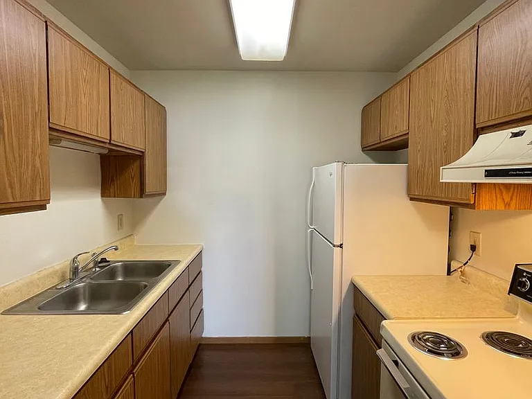Southside Apartments — Photo 12