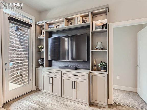 5th image of 6618 E Lowry Blvd #114