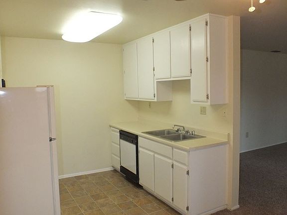 3rd image of 3384 La Canada Dr APT 7