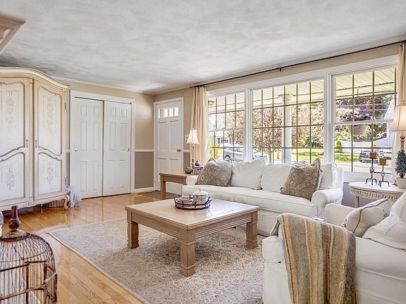 2nd image of 11 Sherwood Ave