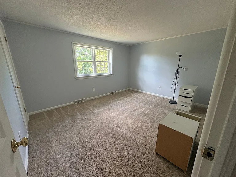 19 Hemlock Cir — Photo 7