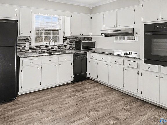 5th image of 201 Larkwood Dr SW