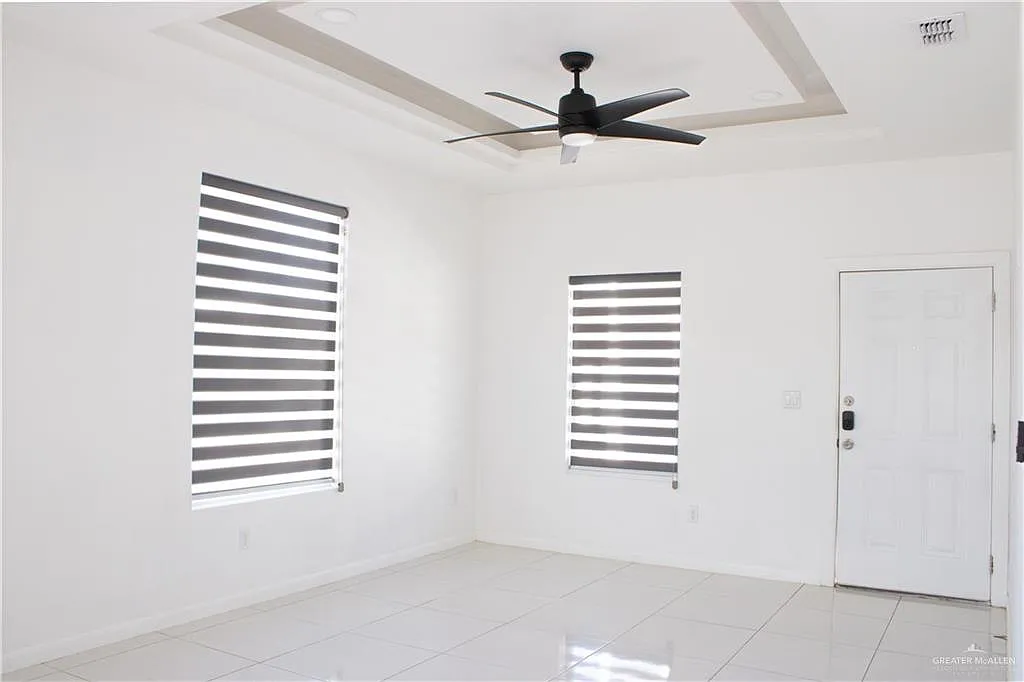 2 bed, 2.0 bath, 4322 sqft, $1,150 — Photo 4