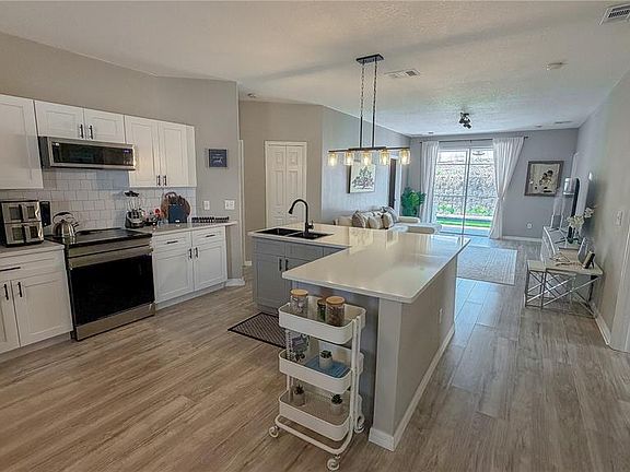 5th image of 310 Sunset View Dr