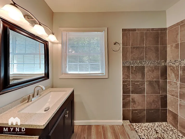 2901 Newark Dr — Photo 16
