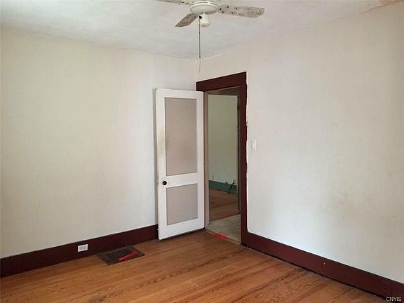 4th image of 2567 W Seneca Tpke