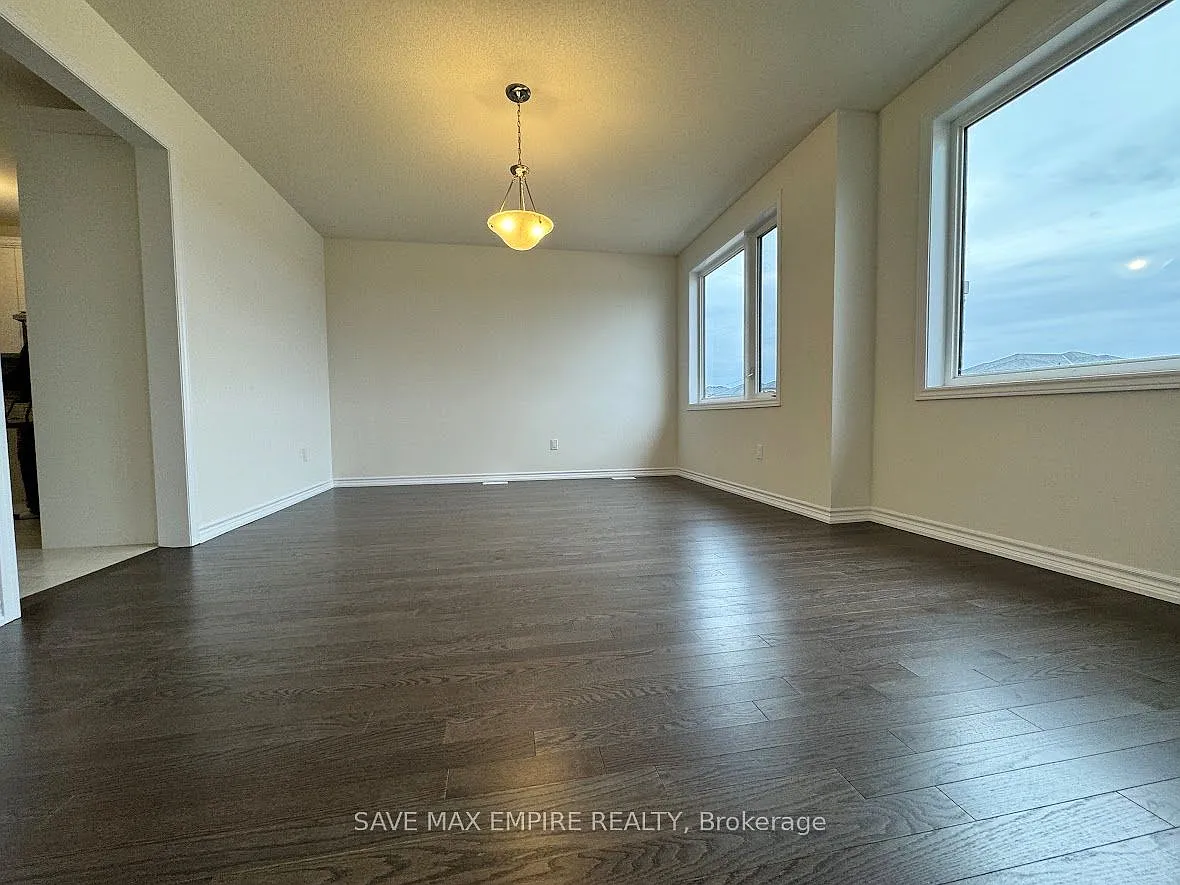 3 bed, $3,000 — Photo 3