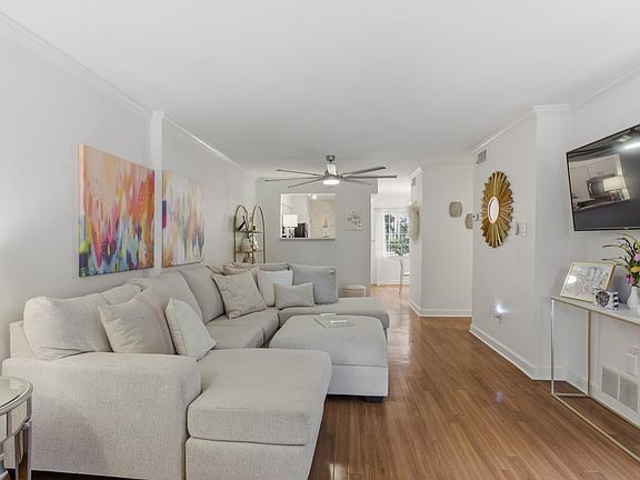 4th image of 540 Peabody Sq Unit 540