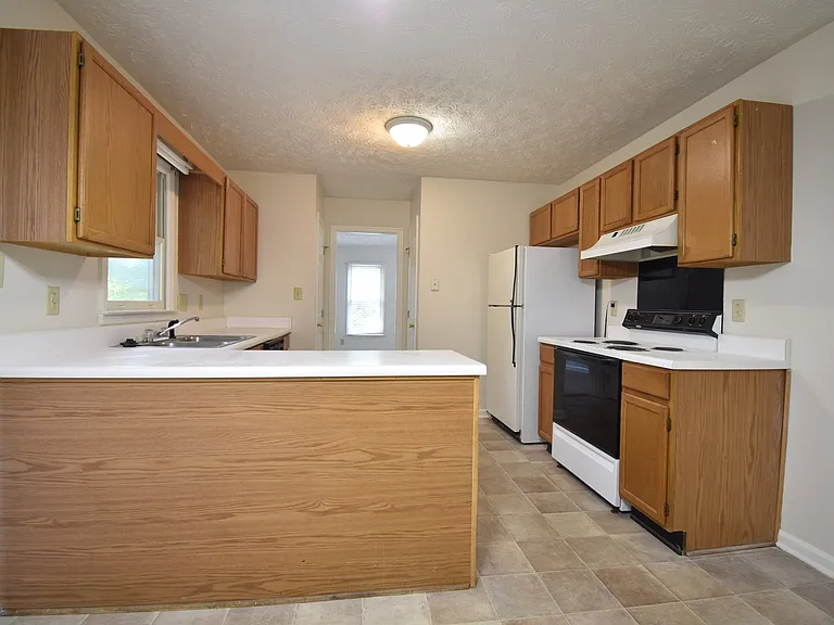 202 Cobblestone Ct — Photo 5