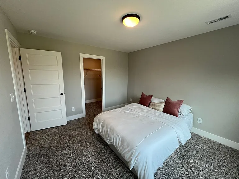 1909 Rhonda Dr — Photo 25