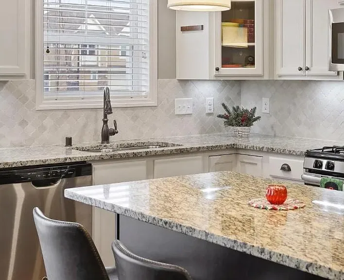 3300 Lakewood Trl — Photo 6