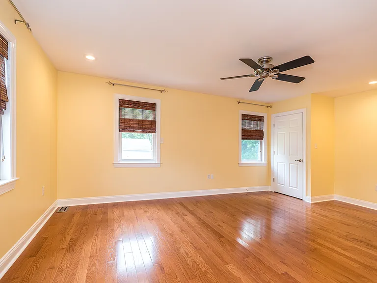 2477 Walnut St — Photo 46