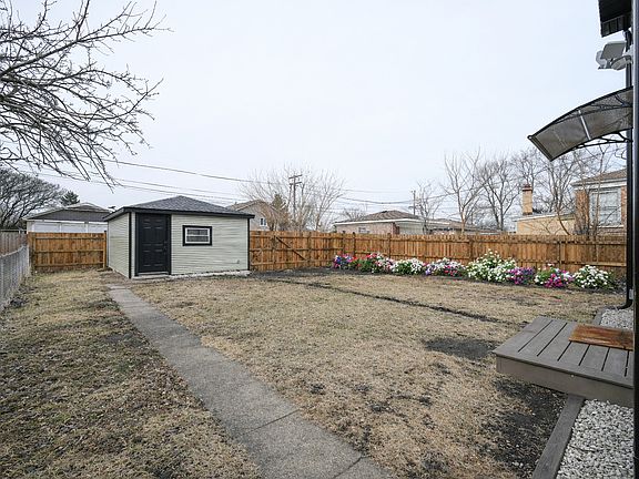 3rd image of 3516 Elder Ln