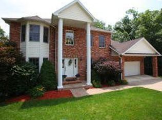 2010 Chapel Wood Rd, Columbia, MO 65203