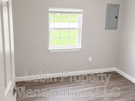 2nd image of 217 Ingle Ave Unit B