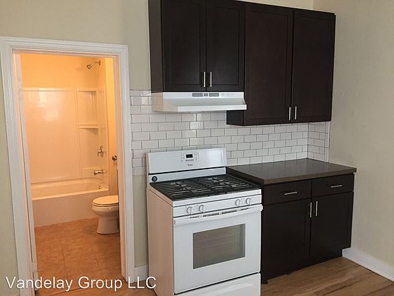 4th image of 2564A N Humboldt Blvd