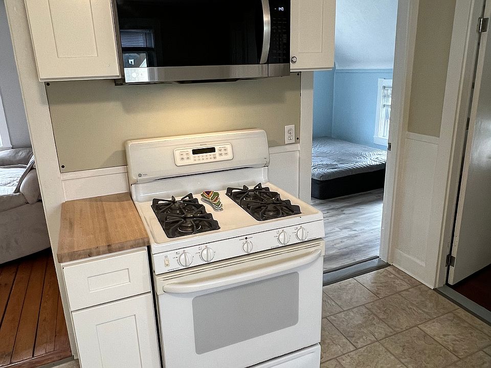 1st image of 163 Franklin St Unit 2