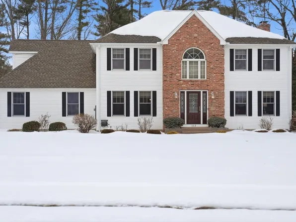 103 Woodcliff Dr, Westfield, MA 01085