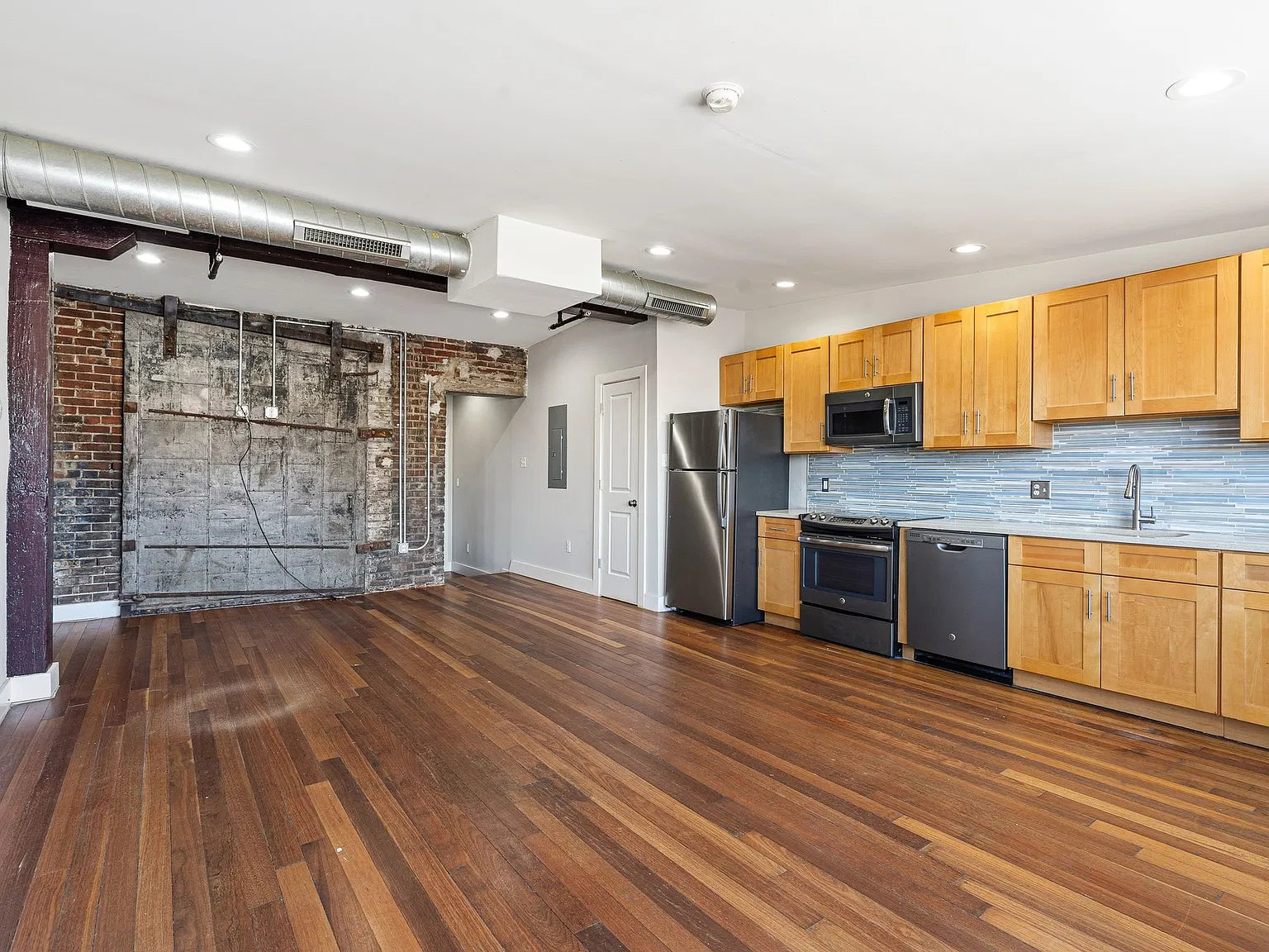 3421 Richmond Street - 210 — Photo 3