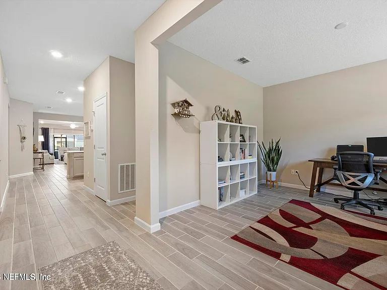 1780 Amberly Dr — Photo 4