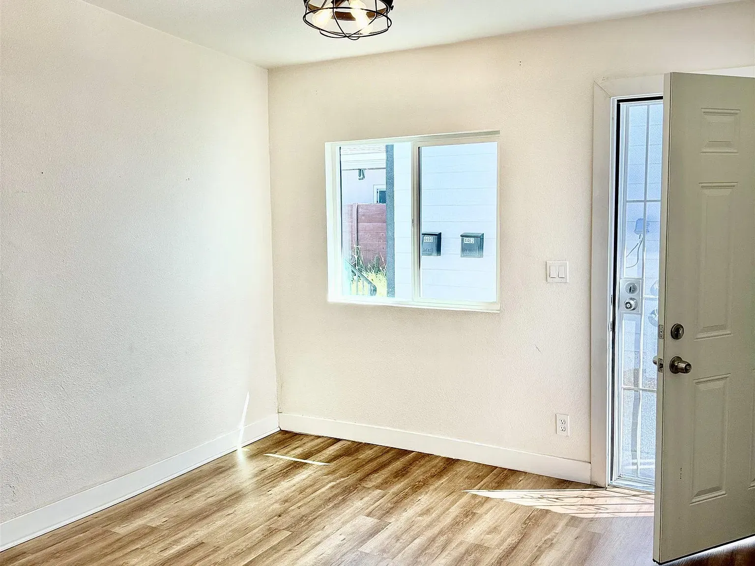 2 bed, 2.0 bath, 700 sqft, $2,250 — Photo 1